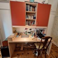 Scrivania e libreria