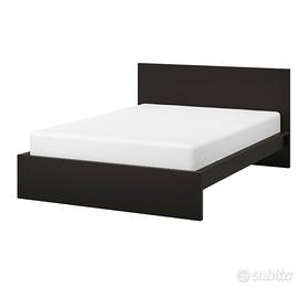 Letto mattimoniale Malm Ikea con 2 comodini