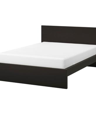 Letto mattimoniale Malm Ikea con 2 comodini