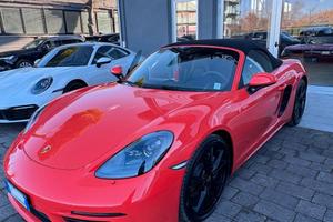 Porsche Boxster 718 arancione lava PDK
