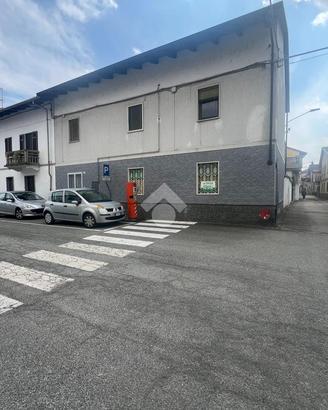 CASA SEMINDIPENDENTE A TRONZANO VERCELLESE