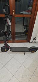 Monopattino xiaomi scooter 4