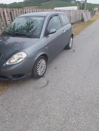 lancia y