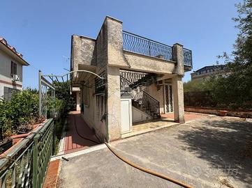 VILLA SINGOLA A CARINI
