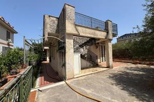 VILLA SINGOLA A CARINI