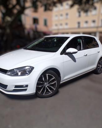 Volkswagen Golf 2.0 TDI DSG 5p. Highline BlueMotio