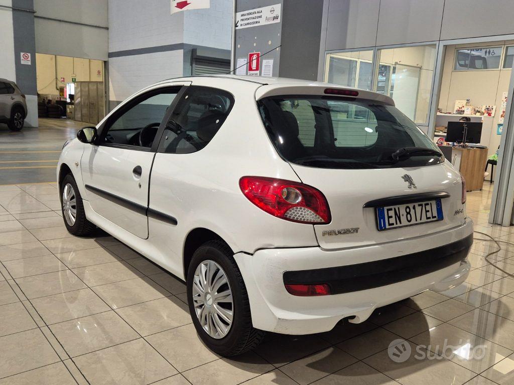 Peugeot 206 Plus 2010 photo 4