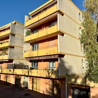 TRICAMERE BISERVIZI CON AMPIO TERRAZZO