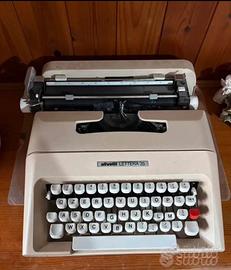 Macchina da scrivere olivetti lettera underwood