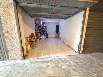 Box auto a Giarre (CT)