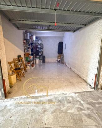 Box auto a Giarre (CT)