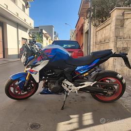 BMW F900R