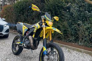 Suzuki Valenti SM racing 2019
