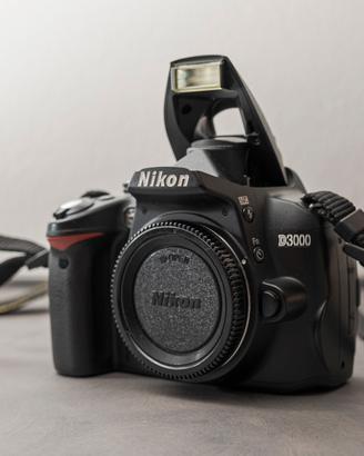 Nikon D3000 - 13600 scatti - perfetta