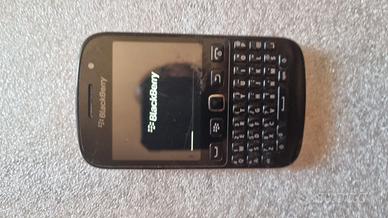 0711-Smartphone BlackBerry 9720