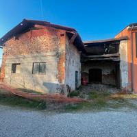 Porzione di rustico da ristrutturare completamente