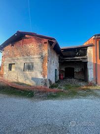 Porzione di rustico da ristrutturare completamente