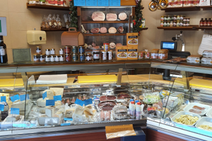 Attivita' commerciale per rivendita alimentari