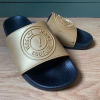 Ciabatte Versace Jeans Couture – Stile Luxury