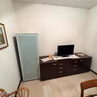 Mobili soggiorno color noce scuro