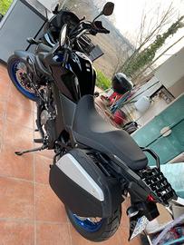 Suzuki V-Storm XT