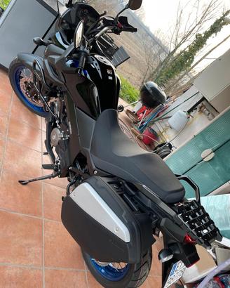 Suzuki V-Storm XT