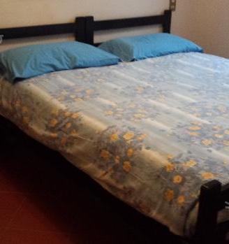 Camera da letto completa in legno laccato blu