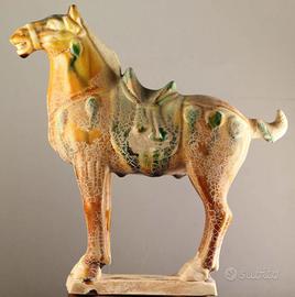 Cavallo Tang Sancai in ceramica policroma