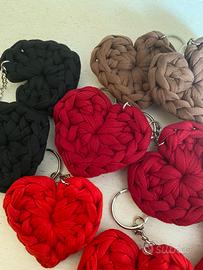 Portachiavi cuore crochet in fettuccia lycra