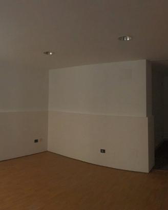 Umbertino. Locale alla strada