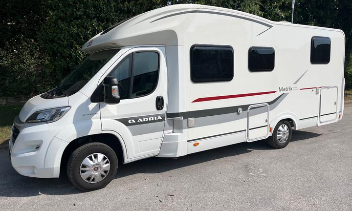 Adria Matrix axess M 670 sc