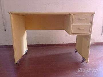 Scrivania in bambù