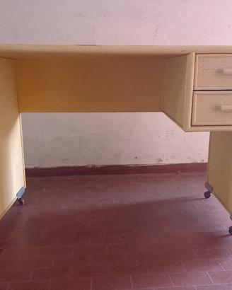Scrivania in bambù