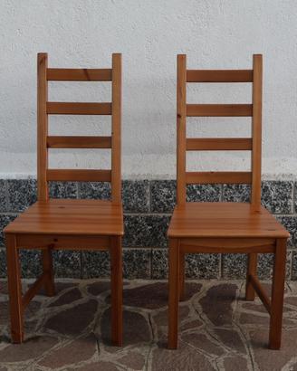 Sedie di legno