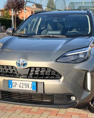 Toyota Yaris Cross 1.5 Hybrid 5p. E-CVT AWD-i Loun