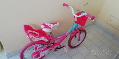 Bici per bambina con principesse in buono stato 