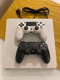 Playstation 4 White 2 Joystick + 2 giochi