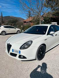 Alfa Romeo Giulietta Benzina/GPL