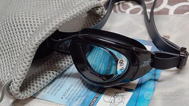 Occhiali da nuoto per miopi