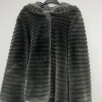 Eco pelliccia grigia