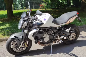 MV AGUSTA BRUTALE 675