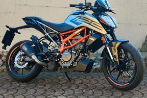 KTM DUKE 125 2023 Austin Racing Limited Edition