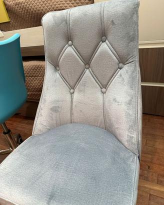 Sedia imbottita colore azzurro polvere