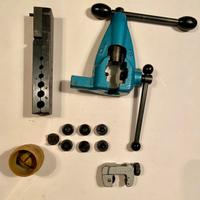 Set per la bordatura alle estremità dei tubi