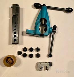 Set per la bordatura alle estremità dei tubi