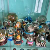 Palline di vetro con neve