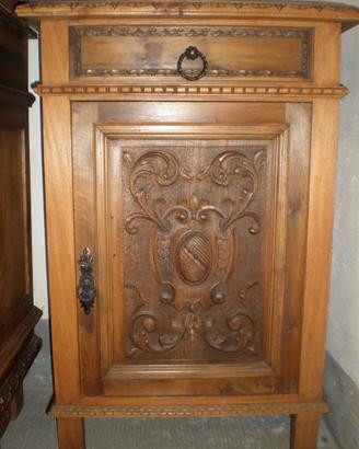 Comodino antiquariato