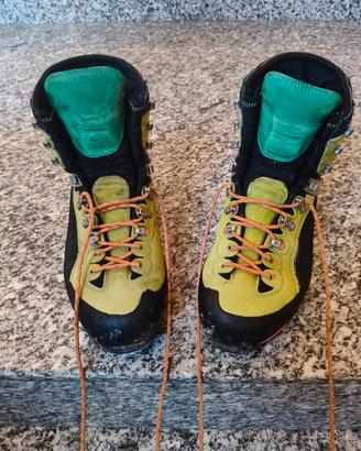scarponi trekking da risuolare 