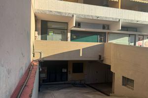 Autorimessa garage 100 m con bagno e finestra