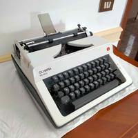 Macchina da scrivere Olympia Monica
